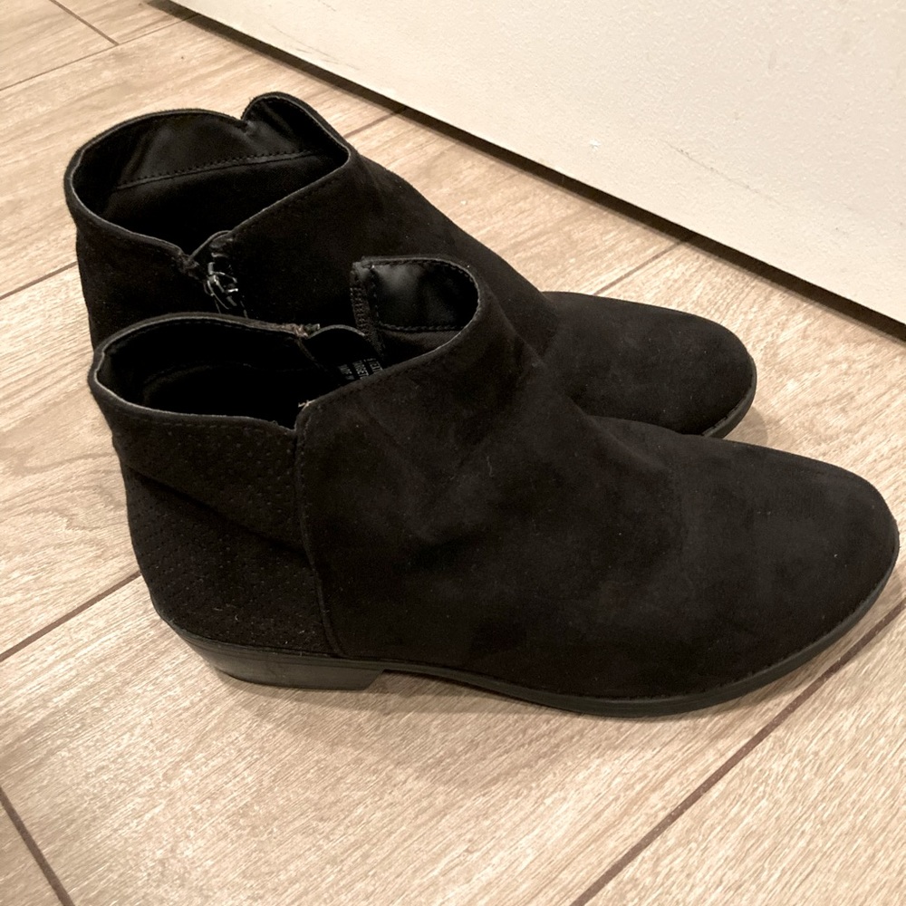 Cat and Jack black booties. Youth 6.